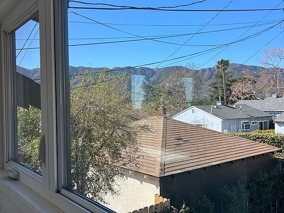 2nd image of 2536 1/2 Mayfield Ave