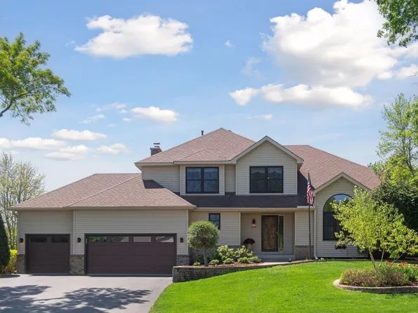 2055 Woodstone Dr, Victoria, MN 55386
