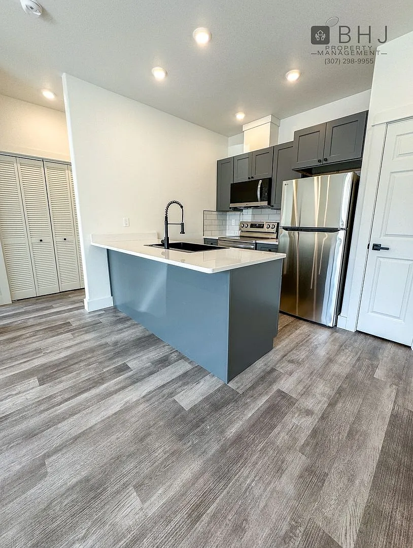 971 Covey Run Rd — Photo 1