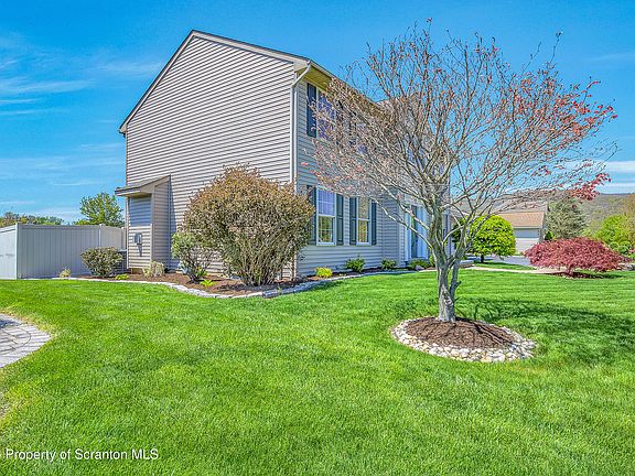 5th image of 1009 Ledgeview Dr