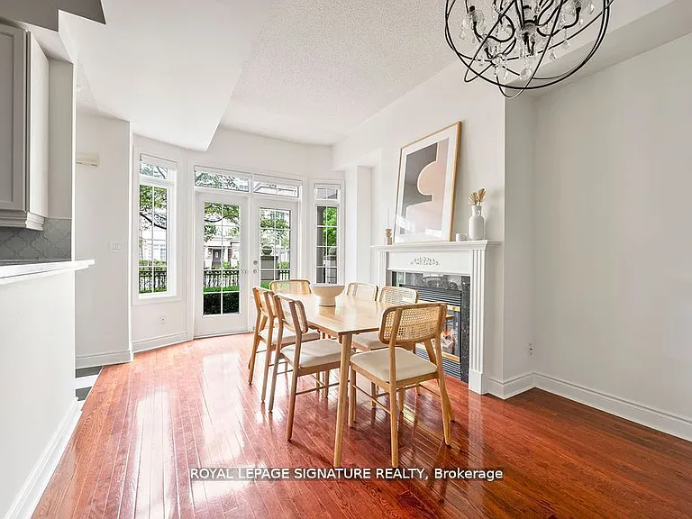 1 Rean Dr #Townhouse 9 — Photo 5