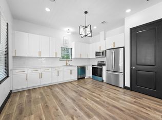 210 Canary St, Pointblank, TX 77364