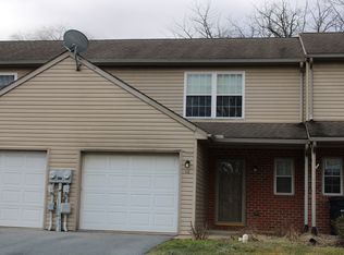 10 Stauffer Ct, Leola, PA 17540