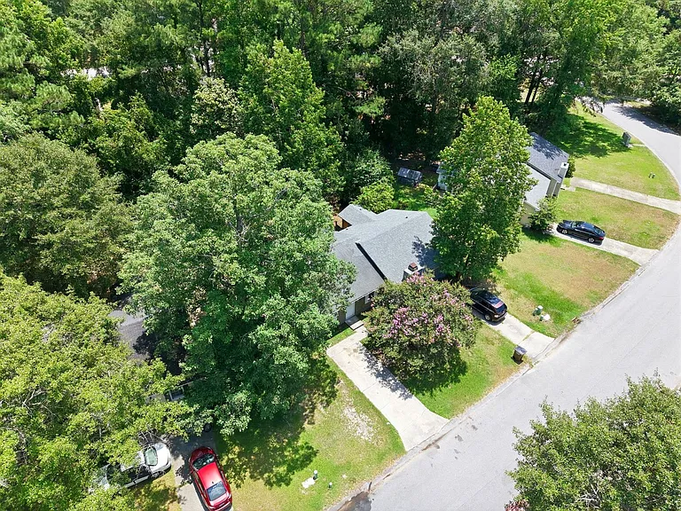 406 Cedar Creek Dr — Photo 10