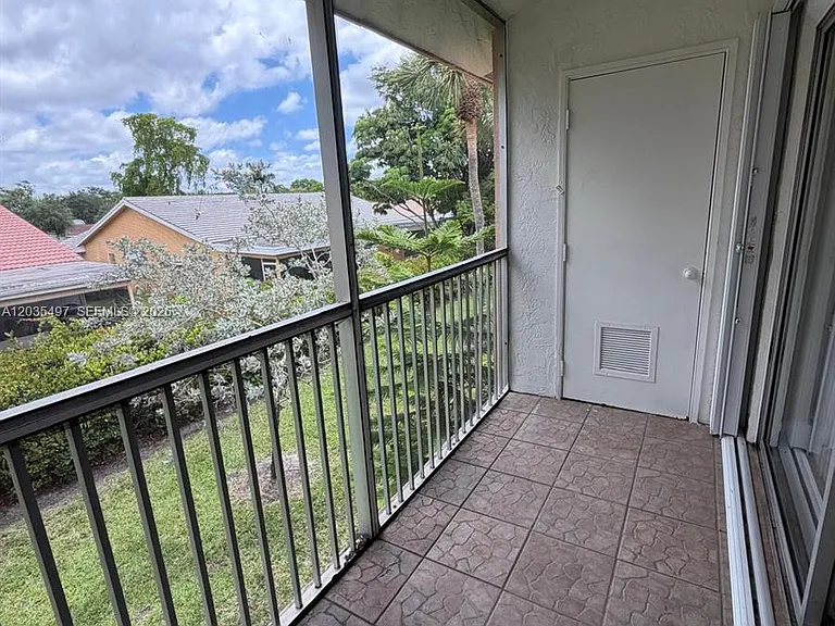 8443 Royal Palm Blvd #8443 — Photo 36