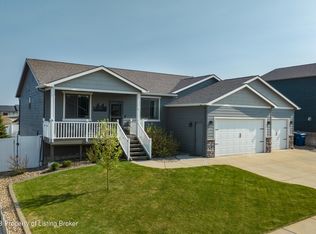 1102 Wahl St, Dickinson, ND 58601