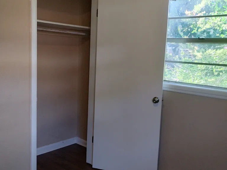 5135 Chivalry Dr — Photo 12