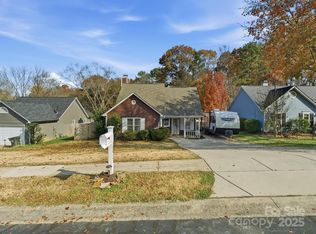 10923 Gladewater Dr, Matthews, NC 28105