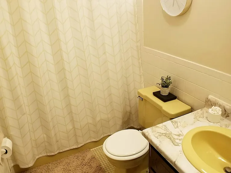 Embassy Square Apartments — Photo 14