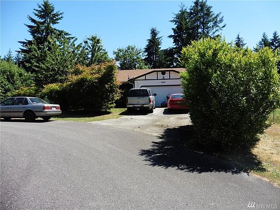 2nd image of 1422 Alki St NE