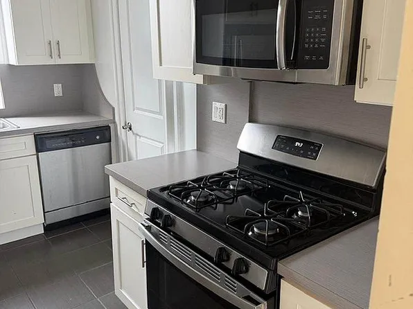 67-12 Yellowstone Blvd #D22, Forest Hills, NY 11375
