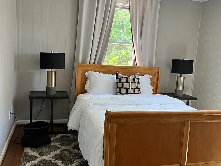 8315 Potomac Ave — Photo 6