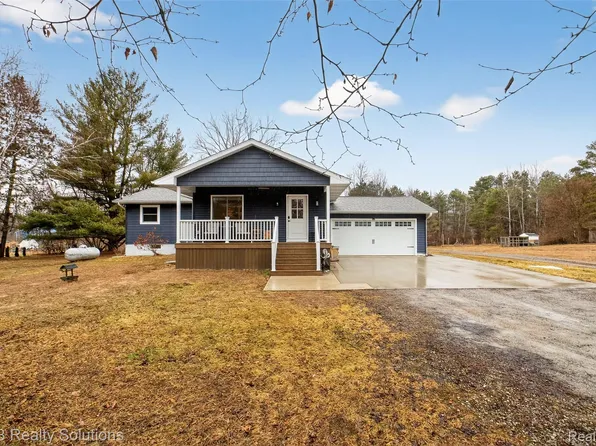 3280 Waltan Rd, Vassar, MI 48768
