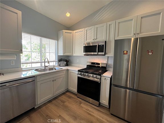 3rd image of 271 Chaumont Cir