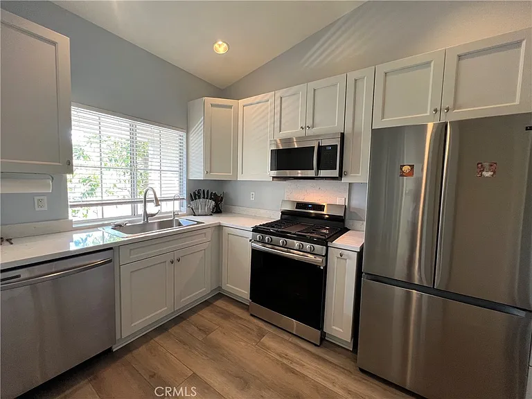 271 Chaumont Cir — Photo 3
