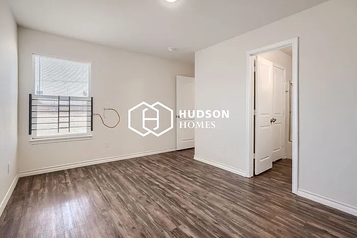 3515 E Colgate St — Photo 6