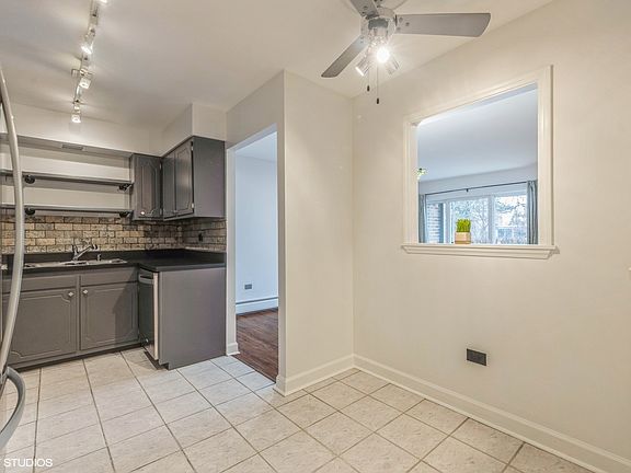 2nd image of 3939 Saratoga Ave APT 106