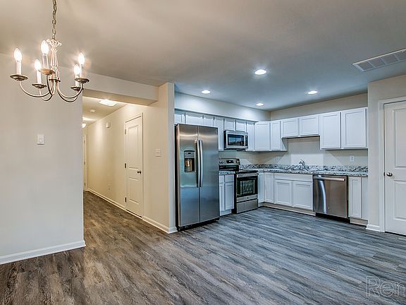 Kitchen/Dining area