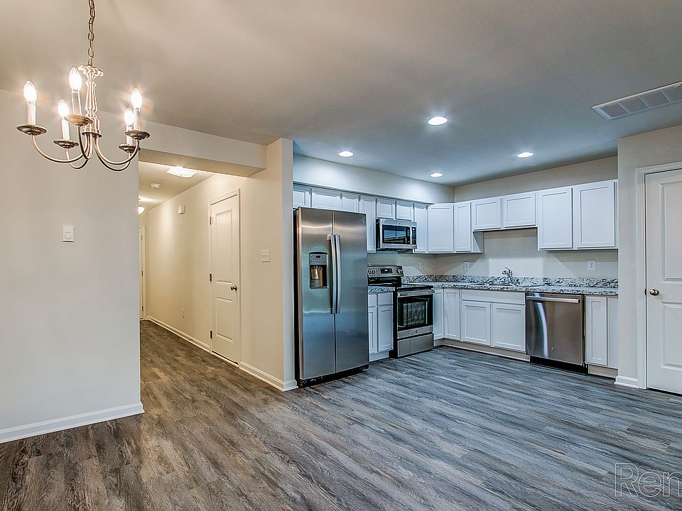 Kitchen/Dining area
