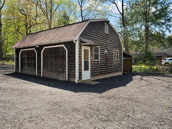2nd image of 588 Webbs Hill Rd