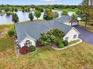 6051 Lakeside Dr, Waterloo, IL 62298