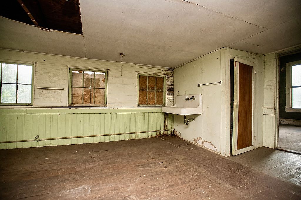 Under 100K Sunday c.1898 For Sale by Owner Italianate in Valdosta GA