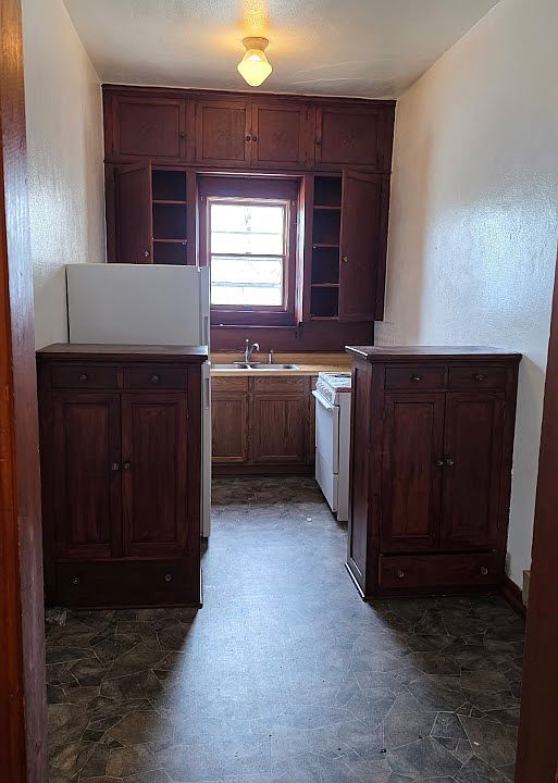 1st image of 104 W Main St #2