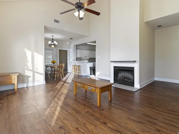 5167 Etta St #9-F, Baton Rouge, LA 70820
