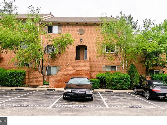2nd image of 50 Woodside Rd APT 2