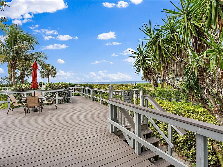 5621 Gulf Of Mexico Dr #103 — Photo 38