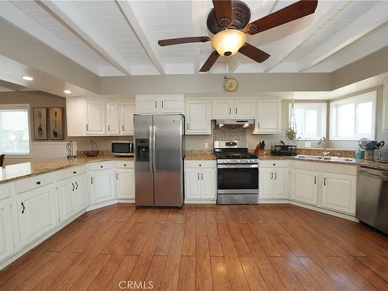 61 S Main St — Photo 10