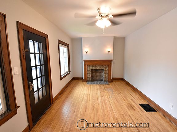 3rd image of 2832-2834 Indianola Ave