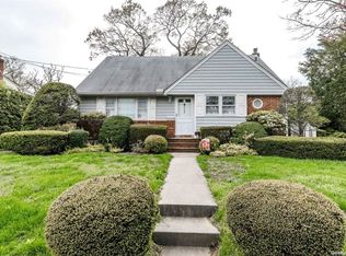 2782 Laurel Ave, Baldwin, NY 11510