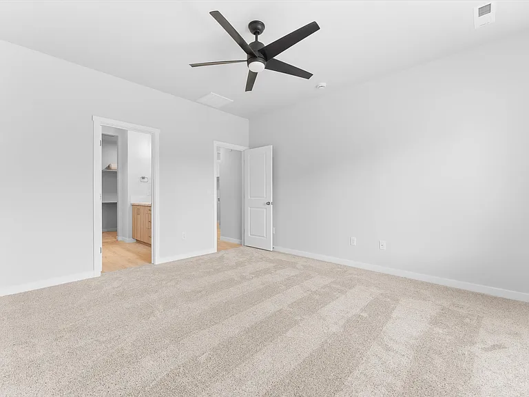 510 Waverly Ave — Photo 20