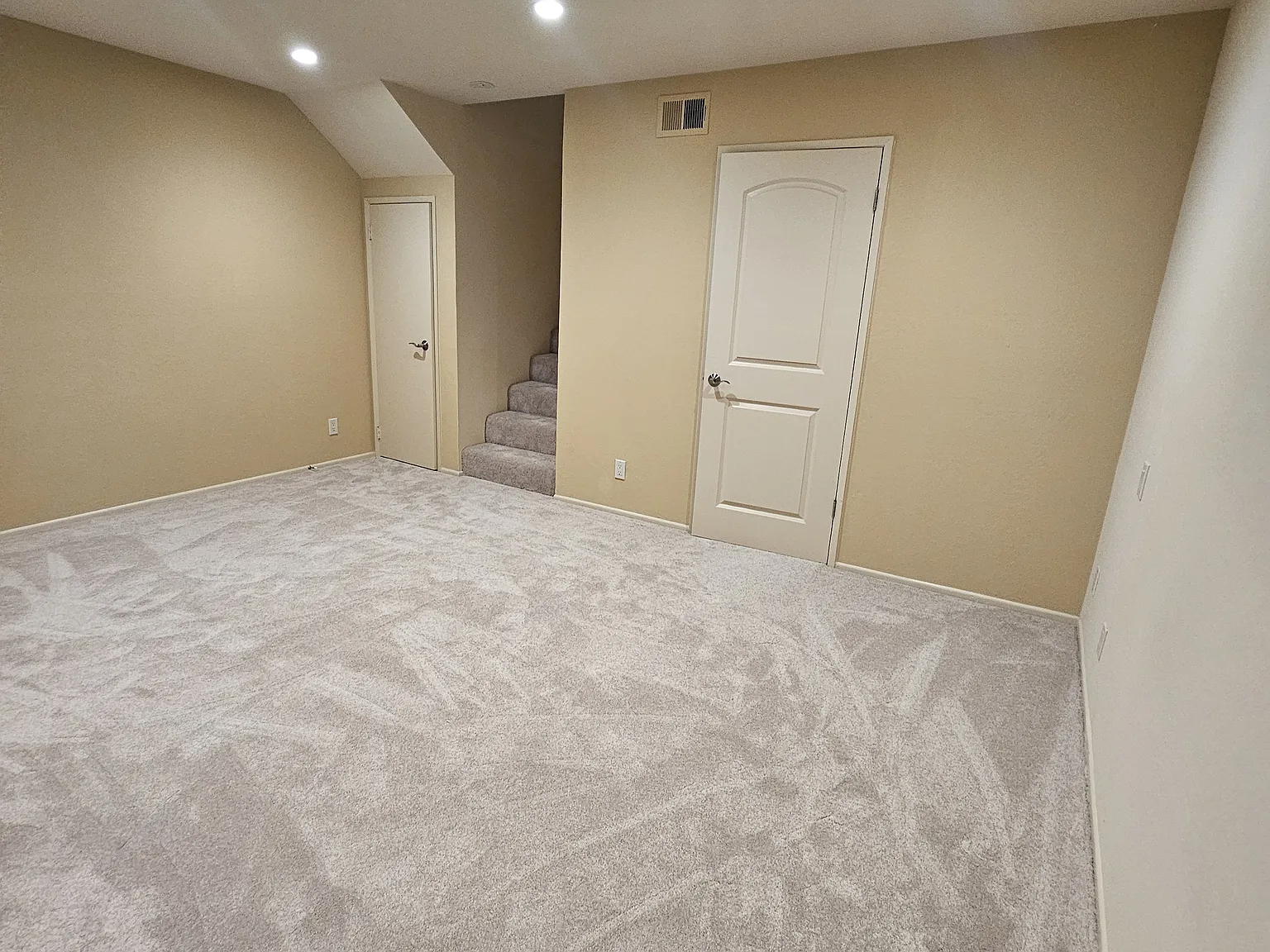 2 bed, 1128 sqft, $4,800 — Photo 3