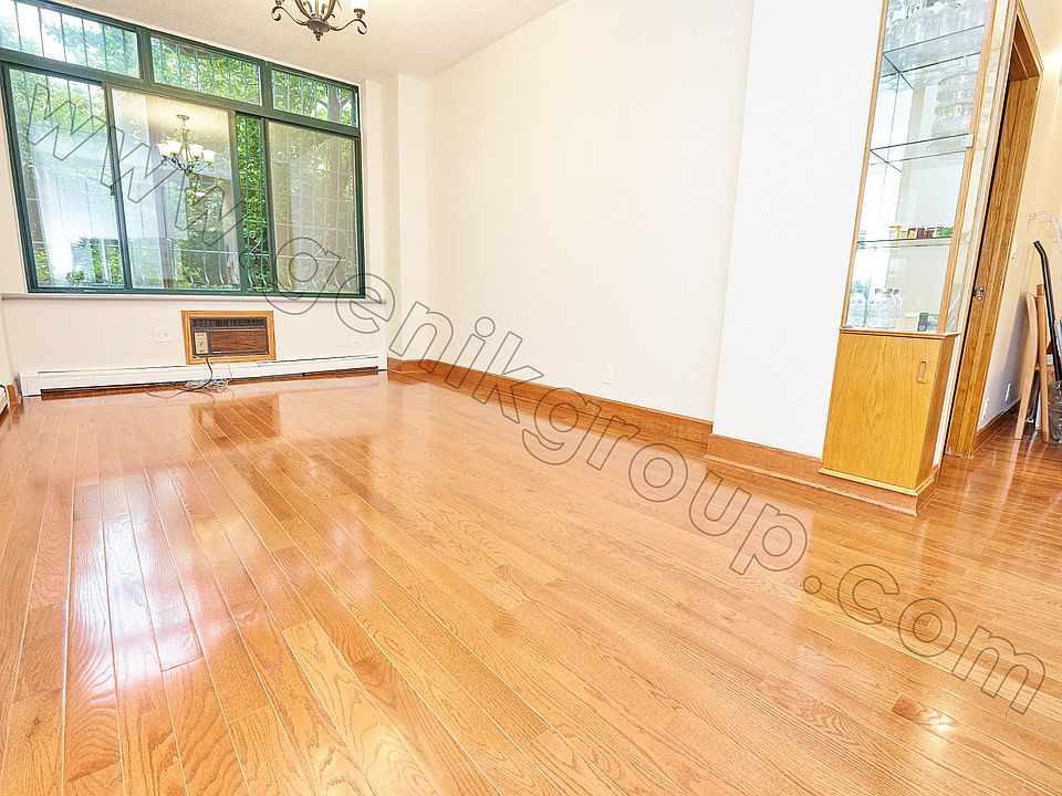 1st image of 124 Elizabeth St APT 1B
