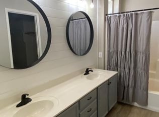 1805 S Voyager Dr, Gilbert, AZ 85295