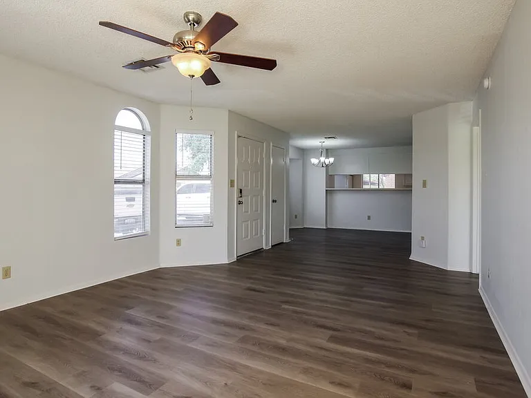 7040 W Olive Ave #20 — Photo 5