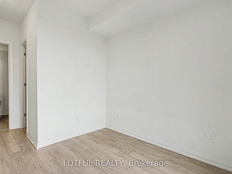 1415 Dundas St E #510 — Photo 11