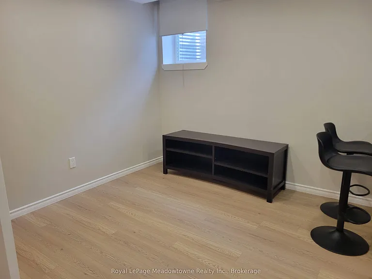 43 Dills Cres #BASEMENT — Photo 9