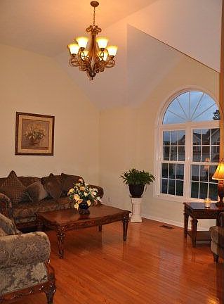 3rd image of 145 Leah Dr
