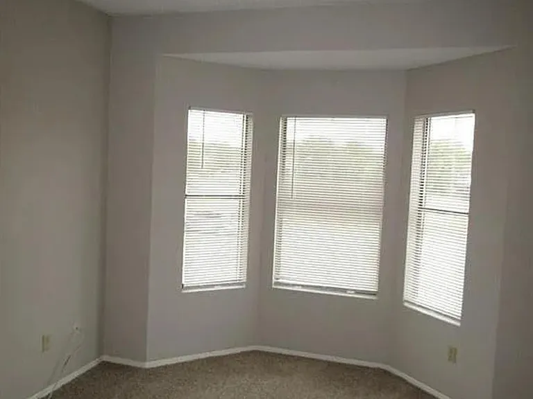 2405 W Slaughter Ln — Photo 5