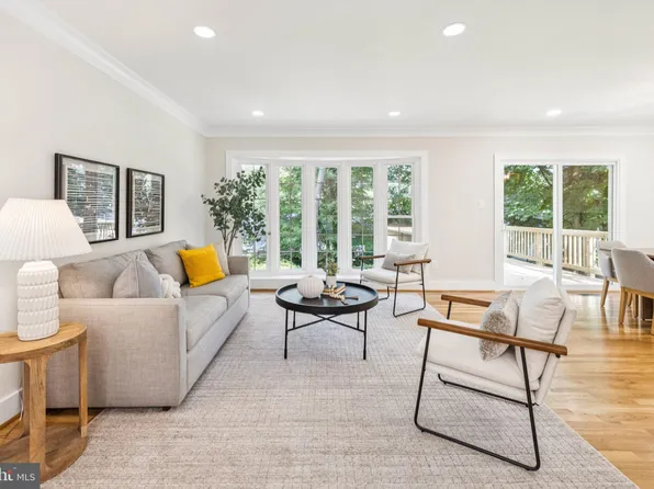 2437 Rockbridge St, Vienna, VA 22180