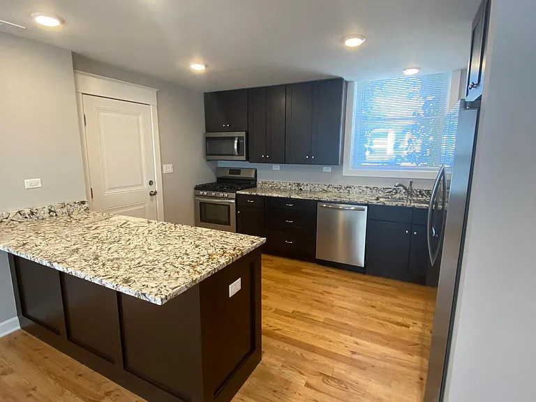 6236 S Greenwood Ave — Photo 7