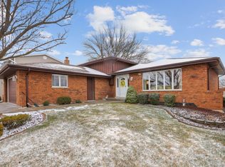 15637 La Paz Dr, Oak Forest, IL