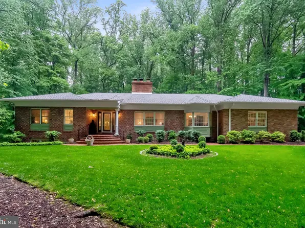 6700 Tempo Ln, Fairfax Station, VA 22039