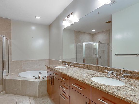 4th image of 444 W Broad St Unit 716