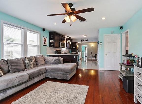 2nd image of 876 Lemoyne St