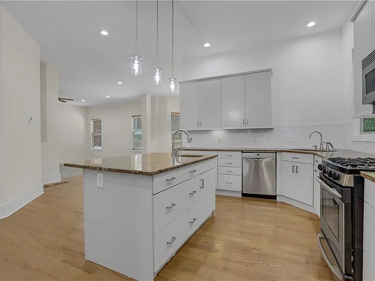 3228 Silver Lake Dr NE — Photo 12