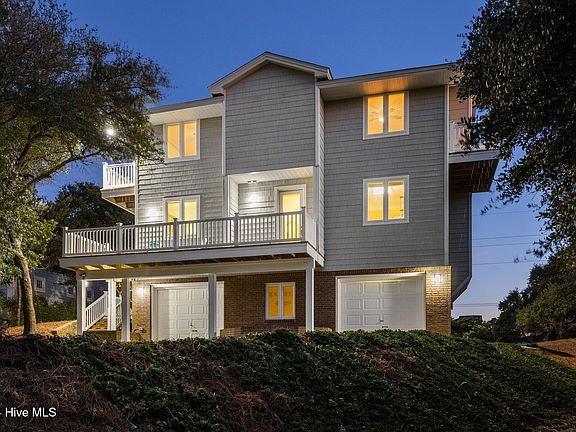 2nd image of 619 Westport Woods Drive